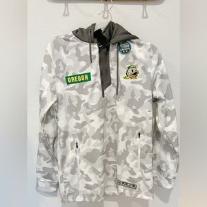Oregon Ducks Camo Sweatshirt // Size Small